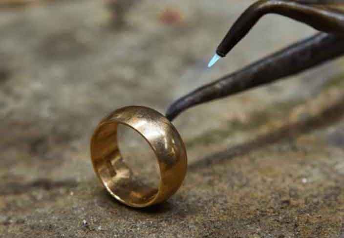 Reparaturservice für Gold & Uhren - Ihre Schätze in besten Händen bei GRÜNWALD GOLDHAUS München & Grünwald